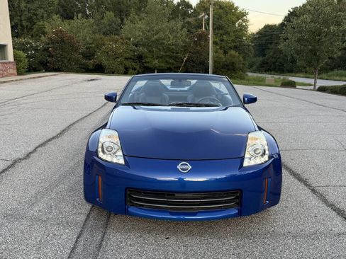 Used 2007 Nissan 350Z Touring image 2