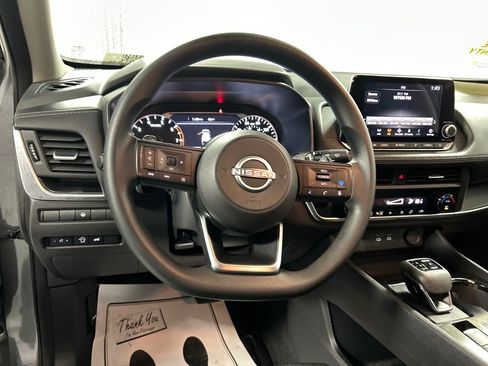 Used 2024 Nissan Rogue SV image 13