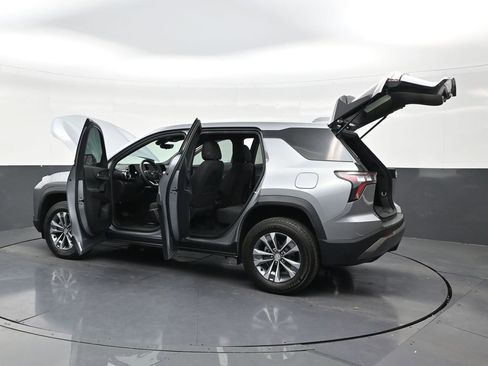 Used 2025 Chevrolet Equinox LT w/ Safety and Technology Package FWD image 32