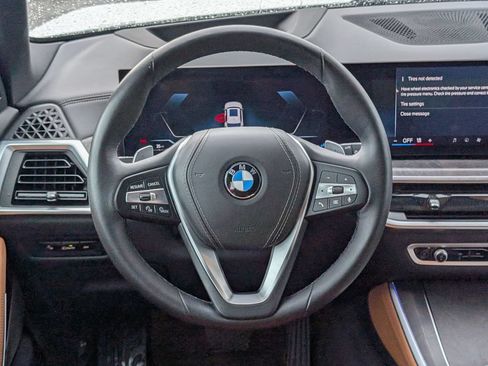 Used 2024 BMW X5 xDrive40i w/ Premium Package AWD/4WD image 17