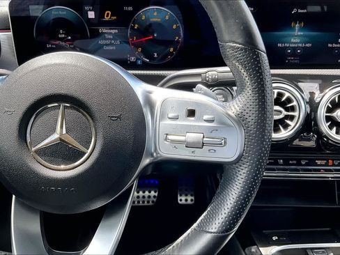 Used 2020 Mercedes-Benz CLA 250 image 25