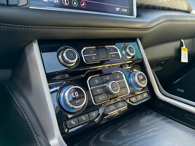 Used 2021 GMC Yukon Denali w/ Denali Ultimate Package AWD/4WD image 34