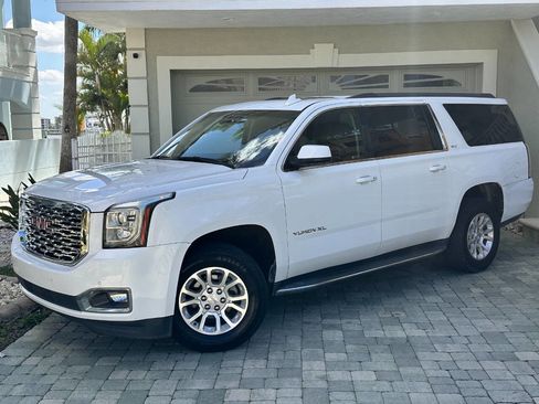 Used 2018 GMC Yukon XL SLT w/ Open Road Package image 4