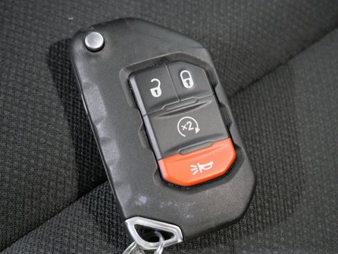 Used 2022 Jeep Wrangler Unlimited Sport image 29