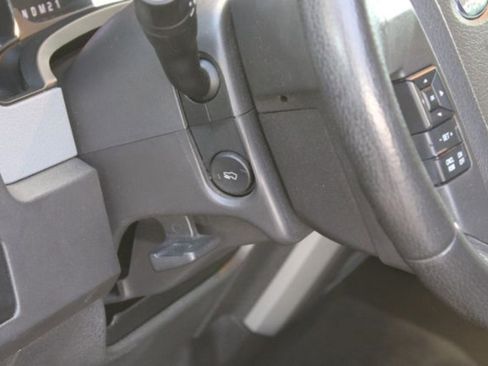 Used 2011 Ford F150 XLT w/ XLT Chrome Pkg image 15