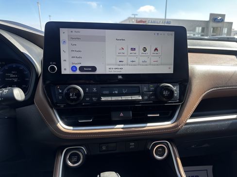 Used 2024 Toyota Grand Highlander Platinum image 16