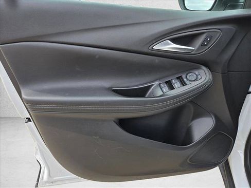 Used 2025 Buick Encore GX Preferred FWD image 11