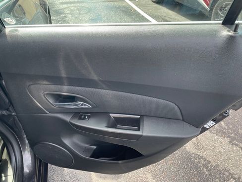 Used 2016 Chevrolet Cruze LT image 12