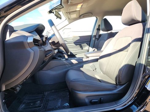 Used 2024 Nissan Altima 2.5 SV image 11