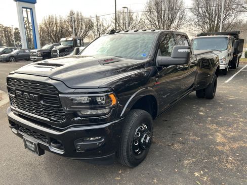 Used 2023 RAM 3500 Limited image 5