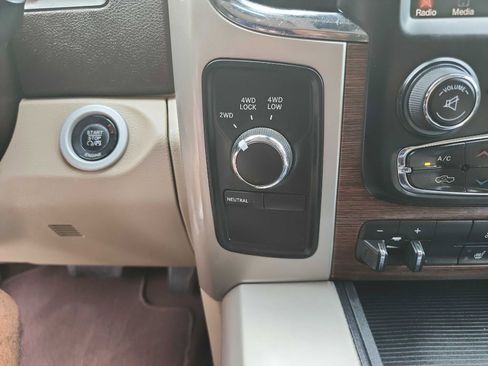 Used 2014 RAM 2500 Laramie AWD/4WD image 26