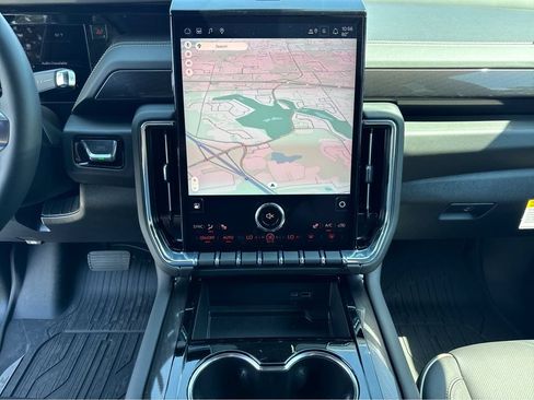 New 2026 GMC Yukon XL Elevation w/ LPO, Get Active Package AWD/4WD image 13