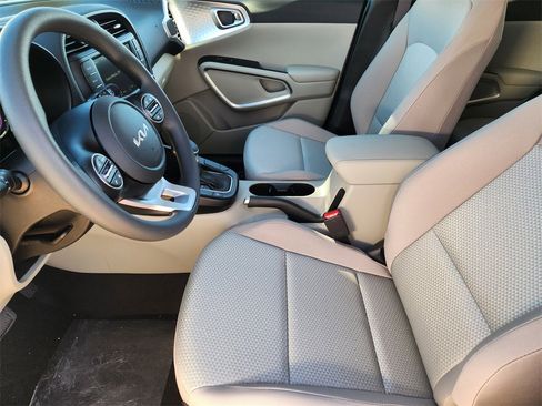 New 2025 Kia Soul LX w/ LX Technology Package image 9