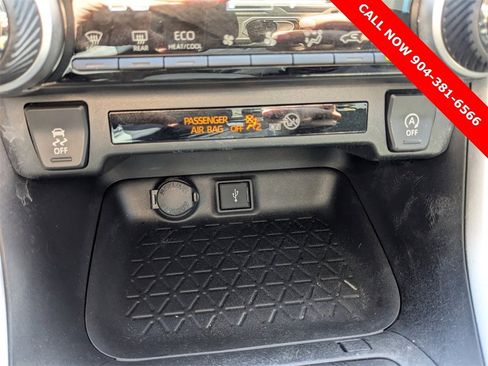 Used 2022 Toyota RAV4 XLE image 24