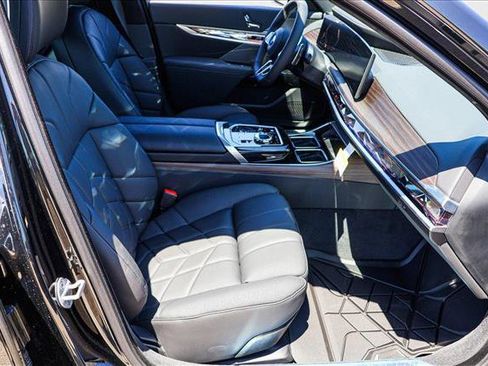 Used 2025 BMW 760i xDrive 760i xDrive w/ Executive Package image 26