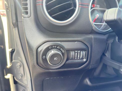 Used 2020 Jeep Wrangler Unlimited Rubicon w/ Quick Order Package 28Y Recon AWD/4WD image 43