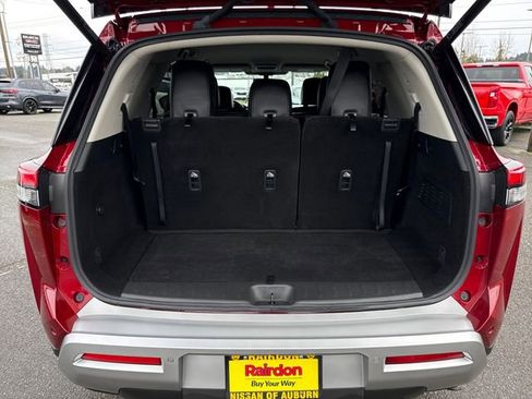 Used 2023 Nissan Pathfinder SL w/ Black Appearance Package image 25
