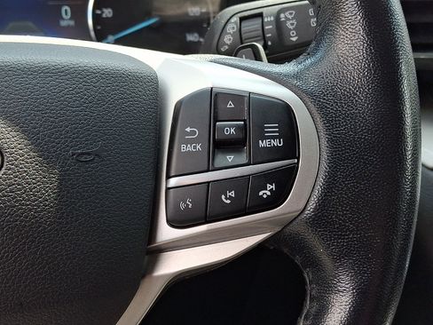 Used 2020 Ford Explorer XLT w/ Equipment Group 202A AWD/4WD image 23