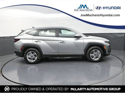 New 2026 Hyundai Tucson SE image 1