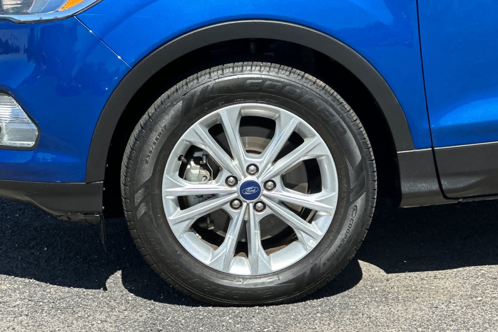 Used 2018 Ford Escape SE w/ SE Sync 3 Package AWD/4WD image 31