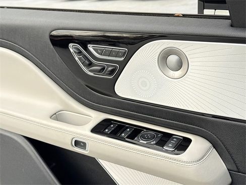 New 2026 Lincoln Aviator Reserve image 29