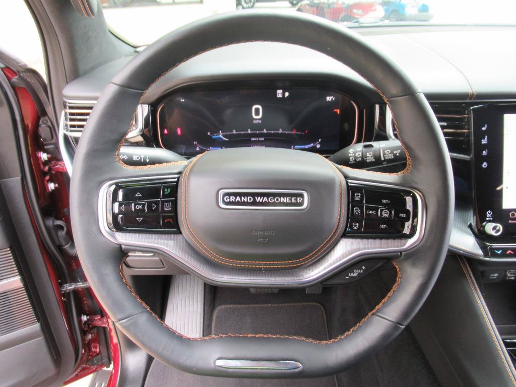 Used 2023 Jeep Grand Wagoneer Series III AWD/4WD image 28