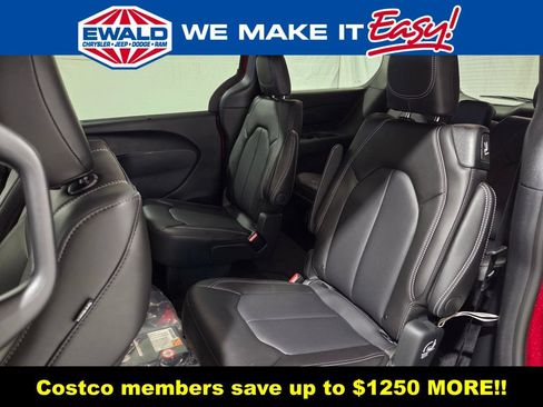 New 2026 Chrysler Pacifica Select FWD image 9
