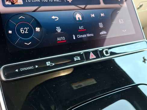Certified 2023 Mercedes-Benz C 300 4MATIC Sedan image 15