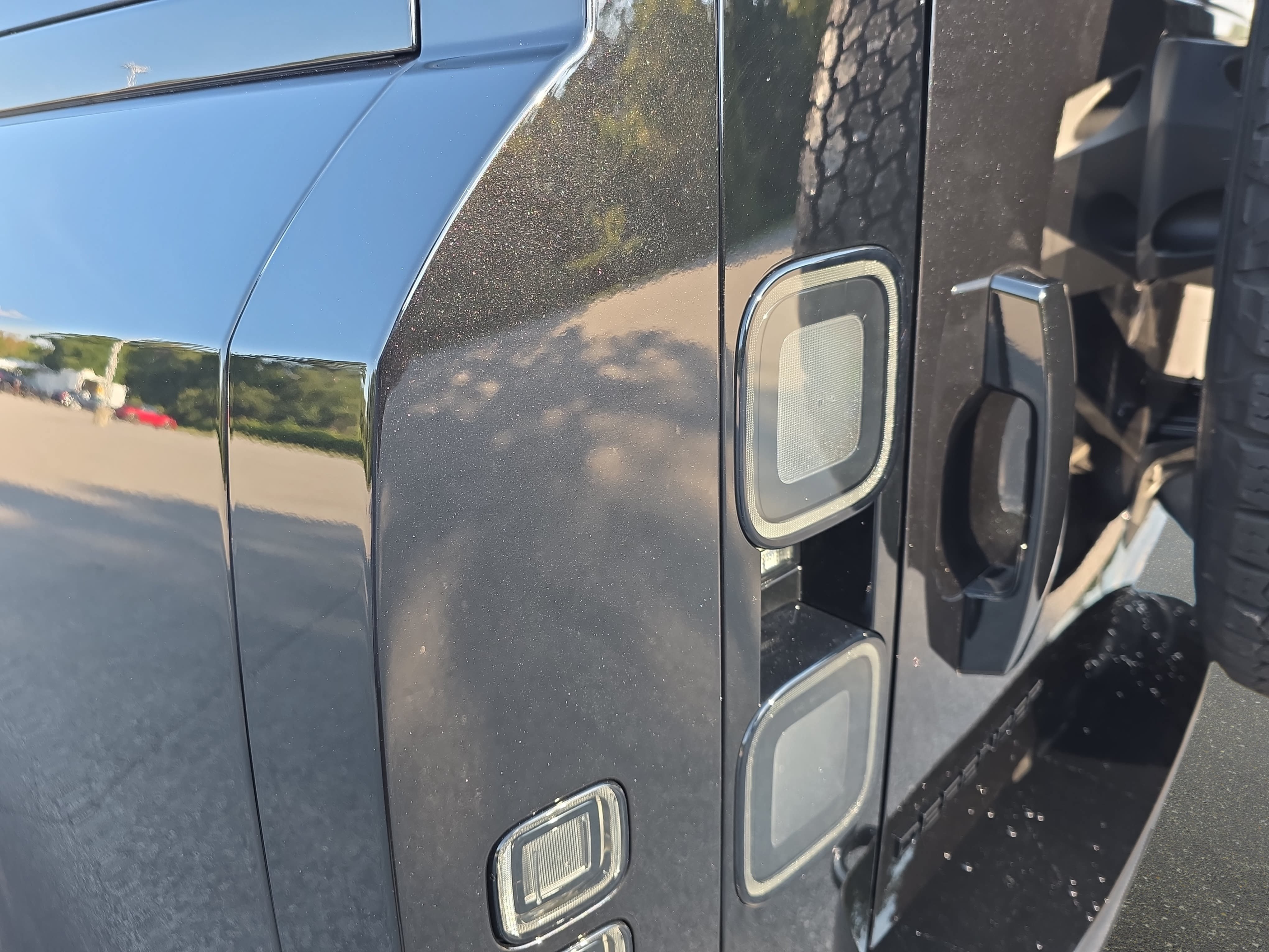 New 2026 Land Rover Defender 110 X-Dynamic SE AWD/4WD image 34