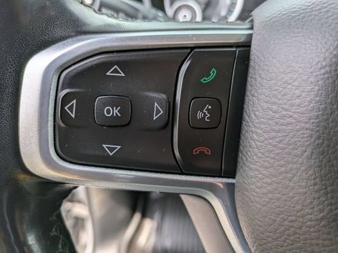 Used 2019 RAM 1500 Laramie AWD/4WD image 11