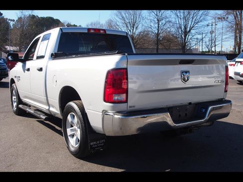 Used 2019 RAM 1500 Express image 3