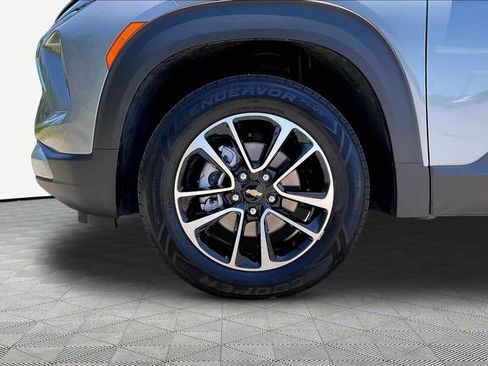 Used 2025 Chevrolet TrailBlazer LT AWD/4WD image 21
