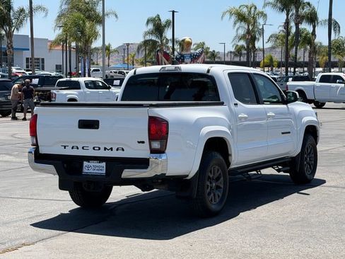 Used 2022 Toyota Tacoma SR5 RWD image 5