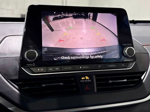 Used 2020 Nissan Altima 2.5 SR w/ Premium Package image 4