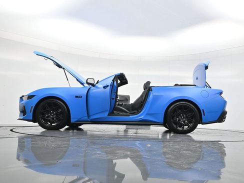 Used 2025 Ford Mustang GT Premium w/ GT Performance Package image 58