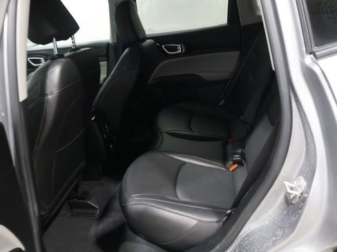 Used 2022 Jeep Compass Limited image 17