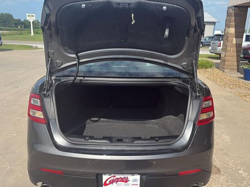 Used 2018 Ford Taurus Limited AWD/4WD image 9