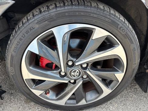 Used 2018 Toyota Corolla iM image 8