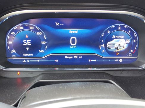 Used 2024 Chevrolet Tahoe Z71 w/ Luxury Package image 15