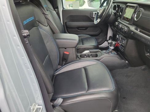 Used 2022 Jeep Wrangler Unlimited Rubicon 4xe w/ Cold Weather Group image 19
