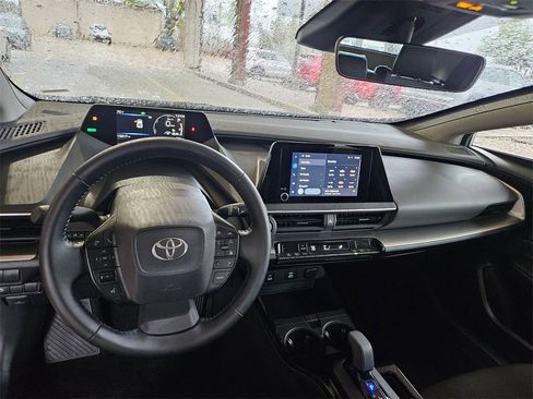 Used 2025 Toyota Prius LE image 15