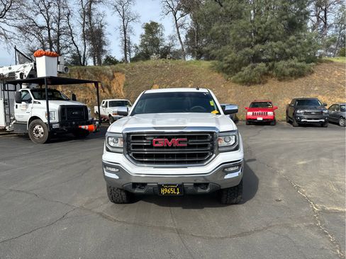 Used 2017 GMC Sierra 1500 SLE w/ SLE Value Package image 2