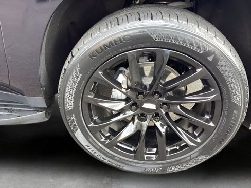 Used 2023 Cadillac Escalade ESV Sport Platinum w/ LPO, ONYX Package AWD/4WD image 37