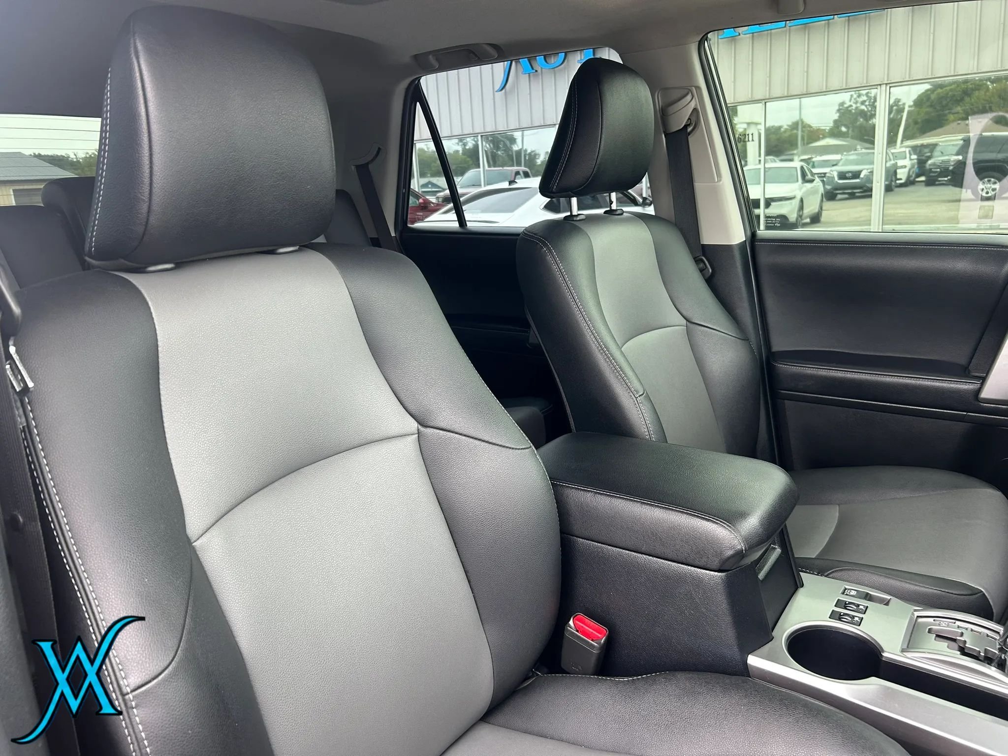 Used 2021 Toyota 4Runner SR5 Premium w/ Moonroof Package AWD/4WD image 28