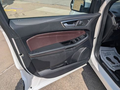 Used 2020 Ford Edge Titanium w/ Equipment Group 301A AWD/4WD image 9