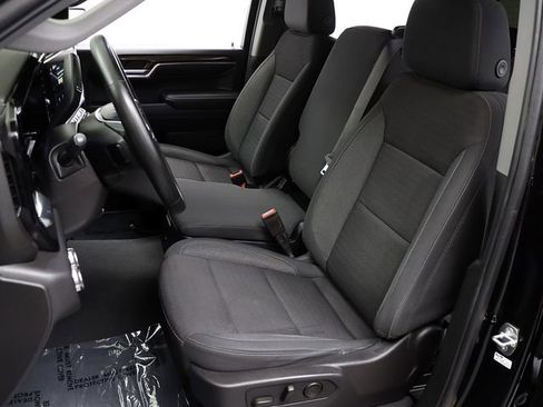 Used 2024 GMC Sierra 1500 Elevation image 13