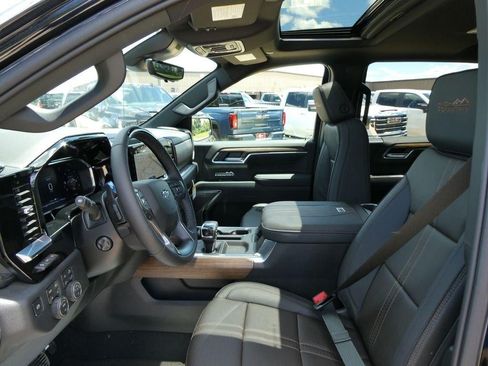 New 2026 Chevrolet Silverado 1500 High Country w/ Midnight Edition AWD/4WD image 19
