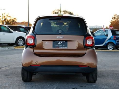 Used 2016 smart fortwo passion image 11