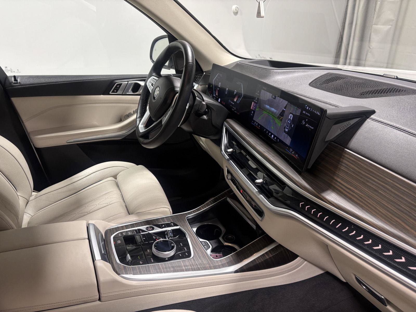 Used 2024 BMW X7 xDrive40i w/ Executive Package AWD/4WD image 4