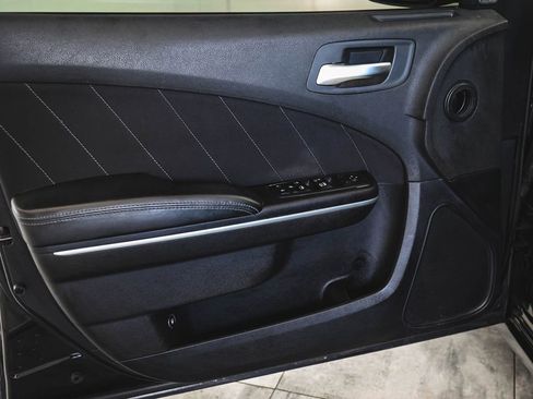 Used 2018 Dodge Charger SXT Plus image 8